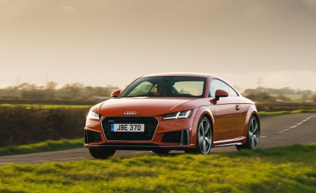 2019 Audi TT Coupe (UK-Spec) Front Three-Quarter Wallpapers 450x275 (3)