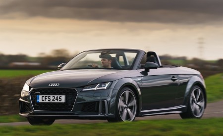 2019 Audi TT Roadster (UK-Spec) Front Three-Quarter Wallpapers 450x275 (55)