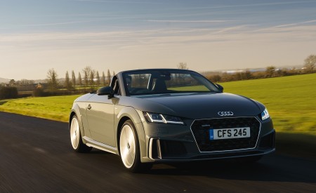 2019 Audi TT Roadster (UK-Spec) Front Three-Quarter Wallpapers 450x275 (82)
