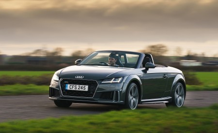 2019 Audi TT Roadster (UK-Spec) Front Three-Quarter Wallpapers 450x275 (70)