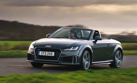 2019 Audi TT Roadster (UK-Spec) Front Three-Quarter Wallpapers 450x275 (71)