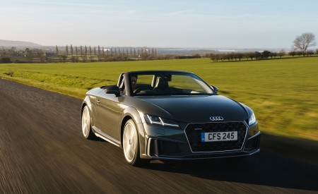 2019 Audi TT Roadster (UK-Spec) Front Three-Quarter Wallpapers 450x275 (72)