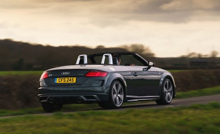 2019 Audi TT Roadster (UK-Spec) Rear Three-Quarter Wallpapers 450x275 (66)