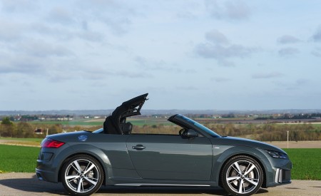 2019 Audi TT Roadster (UK-Spec) Side Wallpapers 450x275 (92)
