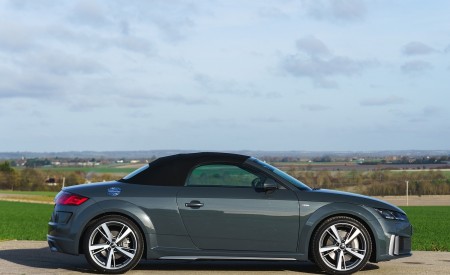 2019 Audi TT Roadster (UK-Spec) Side Wallpapers 450x275 (91)