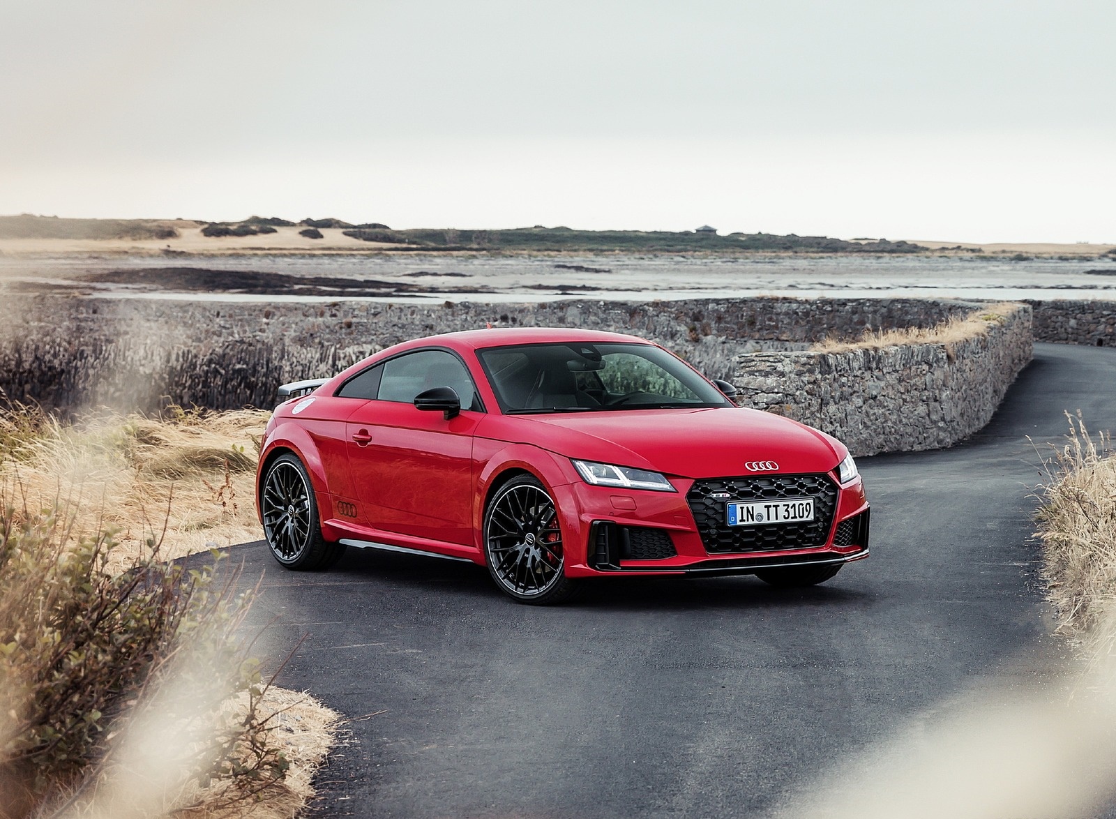 2019 Audi TTS Coupe Competition (Color: Tango Red) Front Three-Quarter Wallpapers (4)