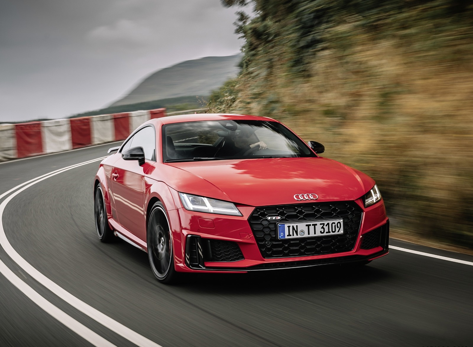2019 Audi TTS Coupe Competition (Color: Tango Red) Front Three-Quarter Wallpapers (1)
