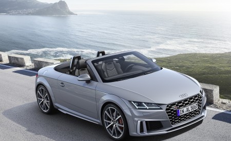 2019 Audi TTS Roadster (Color: Nardo Gray) Front Three-Quarter Wallpapers 450x275 (32)