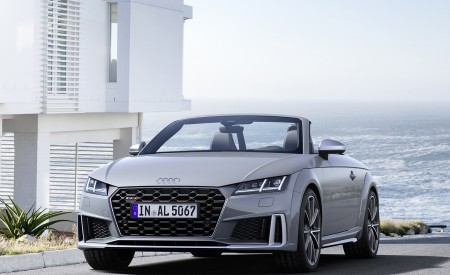 2019 Audi TTS Roadster (Color: Nardo Gray) Front Three-Quarter Wallpapers 450x275 (34)