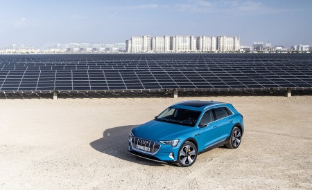 2019 Audi e-tron (Color: Antigua Blue) Front Three-Quarter Wallpapers 450x275 (76)