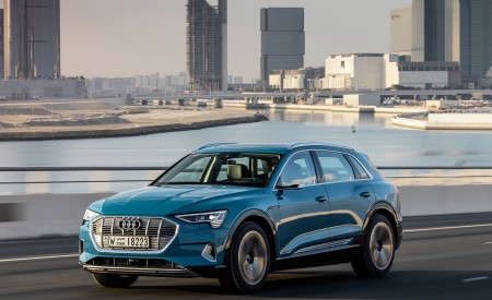 2019 Audi e-tron (Color: Antigua Blue) Front Three-Quarter Wallpapers 450x275 (88)