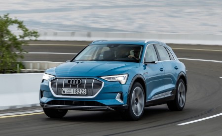 2019 Audi e-tron (Color: Antigua Blue) Front Three-Quarter Wallpapers 450x275 (78)