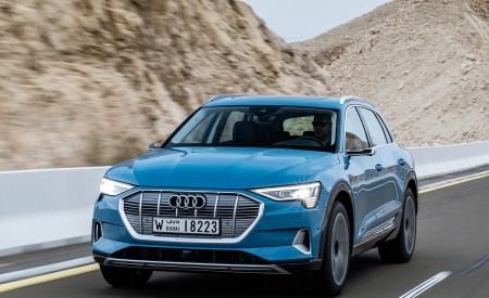 2019 Audi e-tron (Color: Antigua Blue) Front Three-Quarter Wallpapers 450x275 (66)