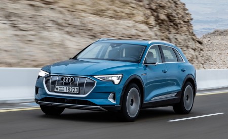 2019 Audi e-tron (Color: Antigua Blue) Front Three-Quarter Wallpapers 450x275 (67)