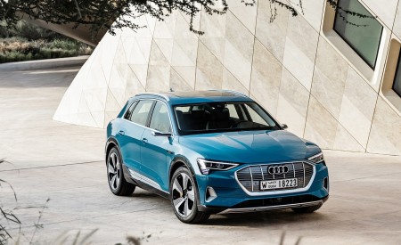 2019 Audi e-tron (Color: Antigua Blue) Front Wallpapers 450x275 (99)