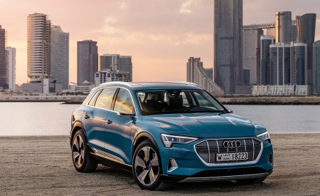 2019 Audi e-tron (Color: Antigua Blue) Front Wallpapers 450x275 (92)