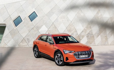 2019 Audi e-tron (Color: Catalunya Red) Front Three-Quarter Wallpapers 450x275 (34)