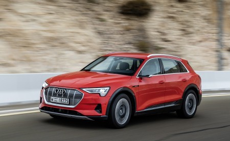 2019 Audi e-tron (Color: Catalunya Red) Front Three-Quarter Wallpapers 450x275 (25)