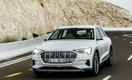 2019 Audi e-tron (Color: Glacier White) Front Three-Quarter Wallpapers 450x275 (196)