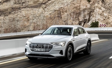 2019 Audi e-tron (Color: Glacier White) Front Three-Quarter Wallpapers 450x275 (198)