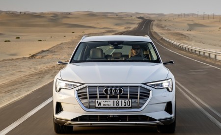 2019 Audi e-tron (Color: Glacier White) Front Wallpapers 450x275 (208)