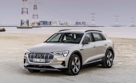 2019 Audi e-tron (Color: Siam Beige) Front Three-Quarter Wallpapers 450x275 (168)