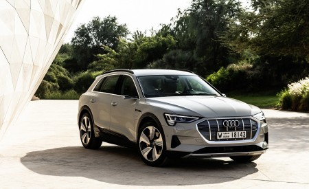 2019 Audi e-tron (Color: Siam Beige) Front Three-Quarter Wallpapers 450x275 (169)