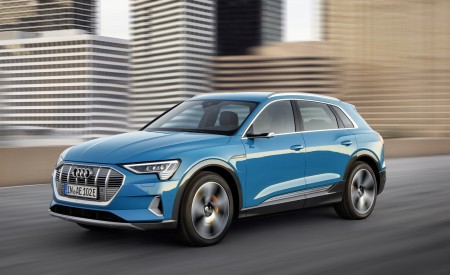 2019 Audi e-tron Electric SUV (Color: Antigua Blue) Front Three-Quarter Wallpapers 450x275 (127)
