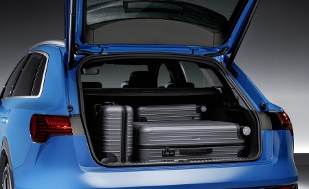 2019 Audi e-tron Electric SUV (Color: Antigua Blue) Trunk Wallpapers 450x275 (132)