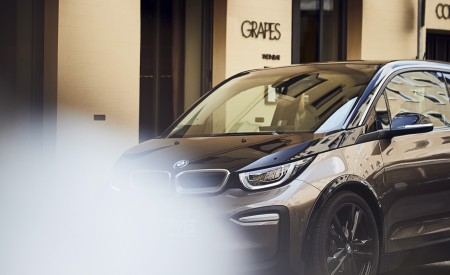 2019 BMW i3 120Ah Front Three-Quarter Wallpapers 450x275 (19)