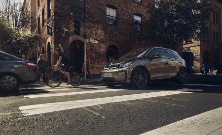 2019 BMW i3 120Ah Front Three-Quarter Wallpapers 450x275 (10)