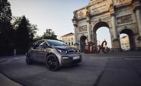 2019 BMW i3 120Ah Front Three-Quarter Wallpapers 450x275 (1)