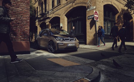 2019 BMW i3 120Ah Front Three-Quarter Wallpapers 450x275 (25)