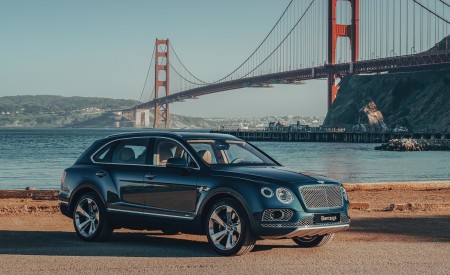 2019 Bentley Bentayga Plug-in Hybrid Front Three-Quarter Wallpapers 450x275 (8)