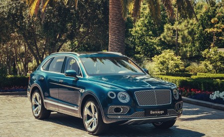 2019 Bentley Bentayga Plug-in Hybrid Front Three-Quarter Wallpapers 450x275 (9)