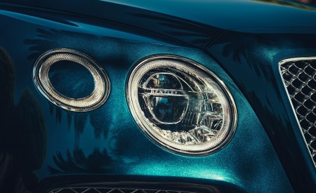 2019 Bentley Bentayga Plug-in Hybrid Headlight Wallpapers 450x275 (17)