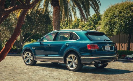 2019 Bentley Bentayga Plug-in Hybrid Rear Three-Quarter Wallpapers 450x275 (11)