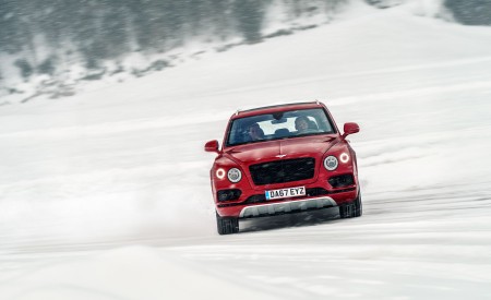 2019 Bentley Bentayga V8 Front Wallpapers 450x275 (23)
