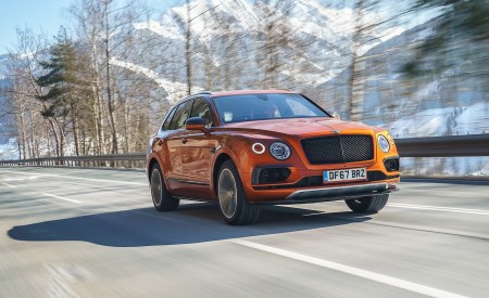 2019 Bentley Bentayga V8 Front Wallpapers 450x275 (8)