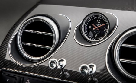 2019 Bentley Bentayga V8 Interior Detail Wallpapers 450x275 (42)