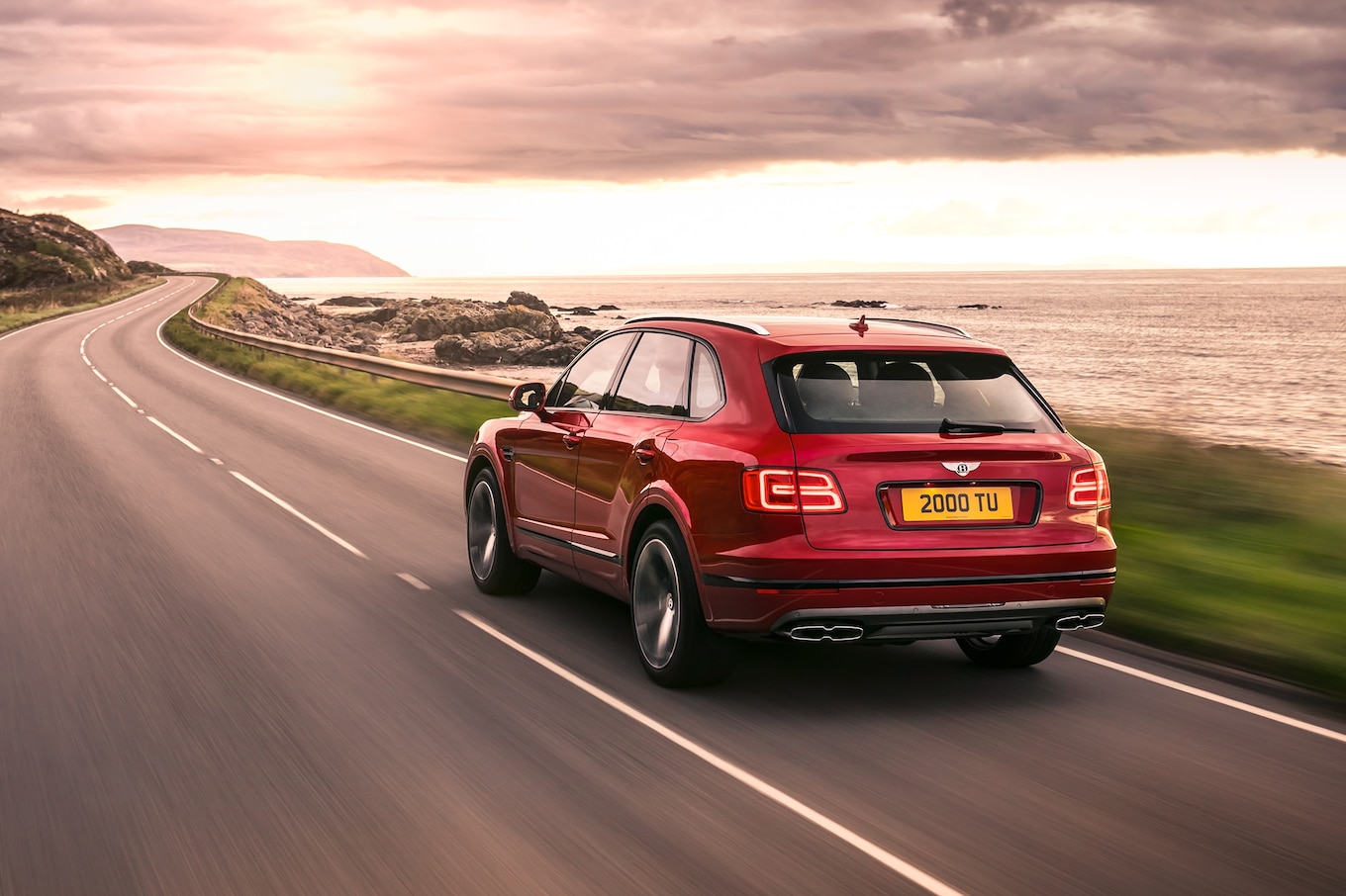 2019 Bentley Bentayga V8 Rear Three-Quarter Wallpapers (3)