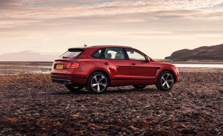 2019 Bentley Bentayga V8 Rear Three-Quarter Wallpapers 450x275 (4)