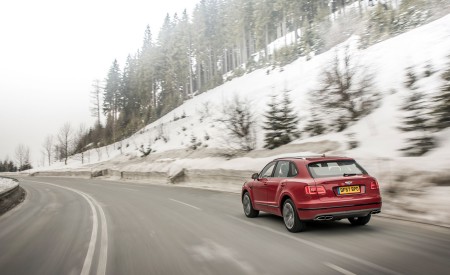 2019 Bentley Bentayga V8 Rear Wallpapers 450x275 (19)