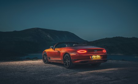 2019 Bentley Continental GT Convertible (Color: Orange Flame) Rear Three-Quarter Wallpapers 450x275 (17)