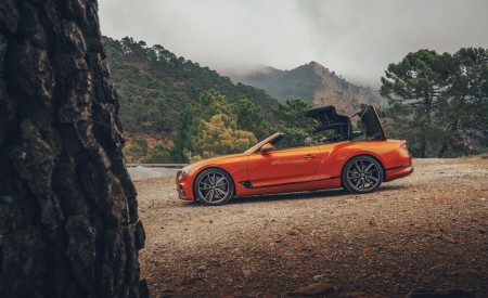 2019 Bentley Continental GT Convertible (Color: Orange Flame) Side Wallpapers 450x275 (11)