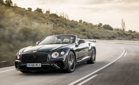 2019 Bentley Continental GT Convertible (Color: Verdant) Front Three-Quarter Wallpapers 450x275 (36)
