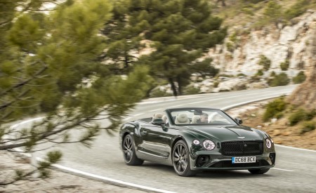 2019 Bentley Continental GT Convertible (Color: Verdant) Front Wallpapers 450x275 (37)