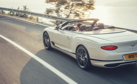2019 Bentley Continental GT Convertible Rear Three-Quarter Wallpapers 450x275 (79)