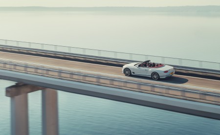2019 Bentley Continental GT Convertible Rear Three-Quarter Wallpapers 450x275 (73)