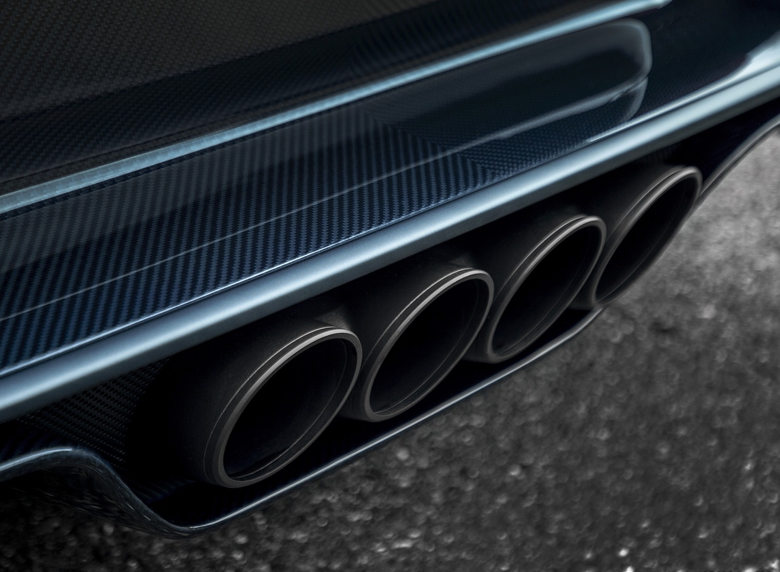 2019 Bugatti Chiron Sport 110 ans Bugatti Exhaust Wallpapers (7)